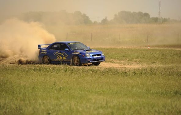 Rallye fahren (Subaru Impreza STI - 5 Rdn) in der Nähe von Sopron