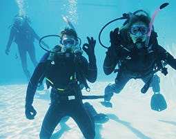 Tauchschnupperkurs im Pool München