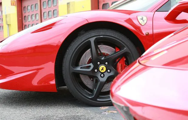 Ferrari F458 fahren auf der Rennstrecke bei Turin (1 Runde) - 5