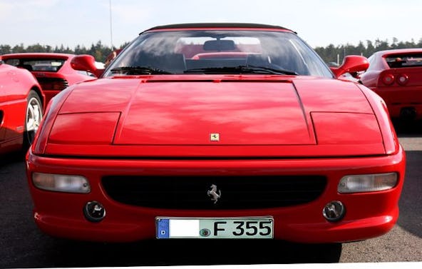 Ferrari F355 Spider Rundfahrt in Lübeck (20 min)