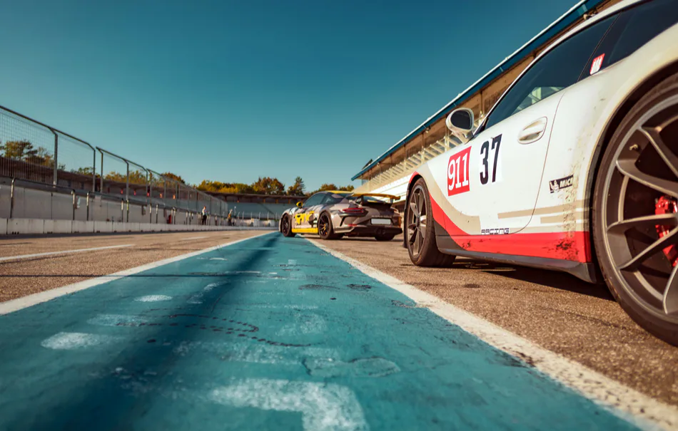 Porsche 911 GT3 Oschersleben (4 Rdn.) - 1