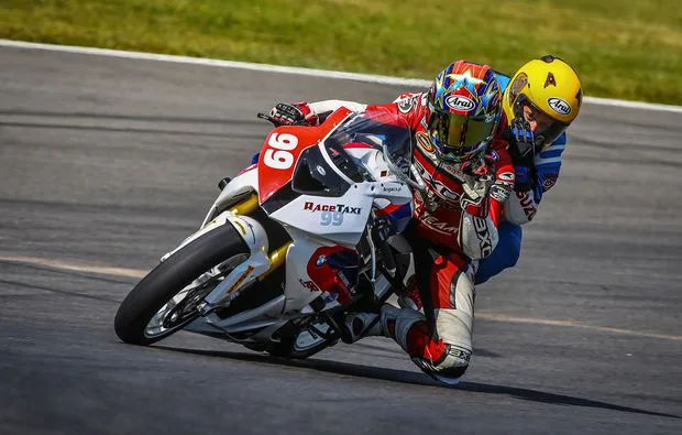 Superbike Training mit Leihmotorrad (8 Std.) Oberlungwitz - 11