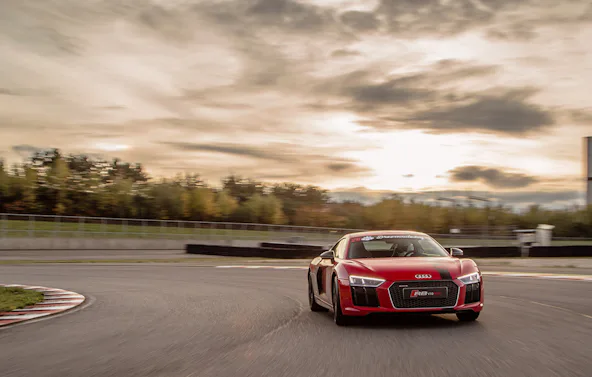 Audi R8 V10 Plus Rennstreckentraining Le Mans (20 min)