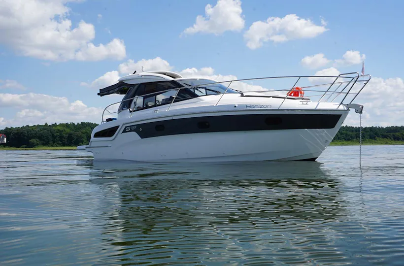 Motoryacht Waren (Family & Friends - 2 Std.)