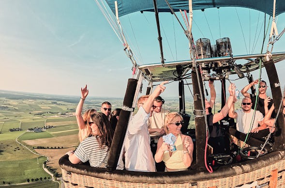 DJ im Ballon - Party auf 1000 Metern (9 Personen)