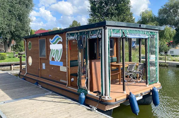 Hausboot Urlaub für 6 (4 Nächte) Priepert (6 Plätze - D7)