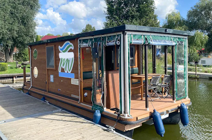 Hausboot Urlaub für 6 (4 Nächte) Priepert (6 Plätze - D7)