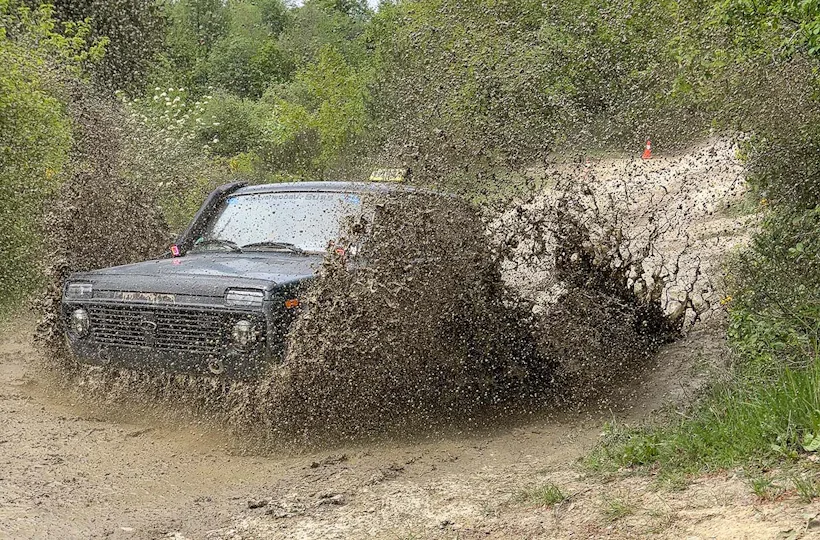 Offroad-Renntaxi am Nürburgring im LADA