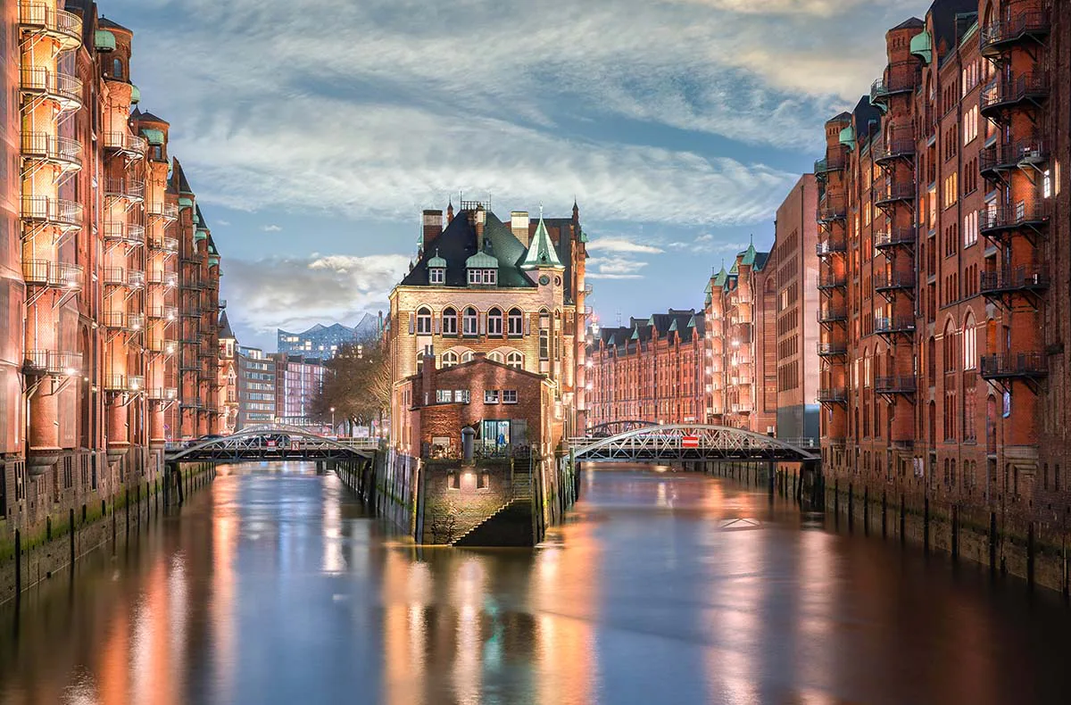 Städtetrip Hamburg mit abendlicher Hafenrundfahrt für 2 - 1
