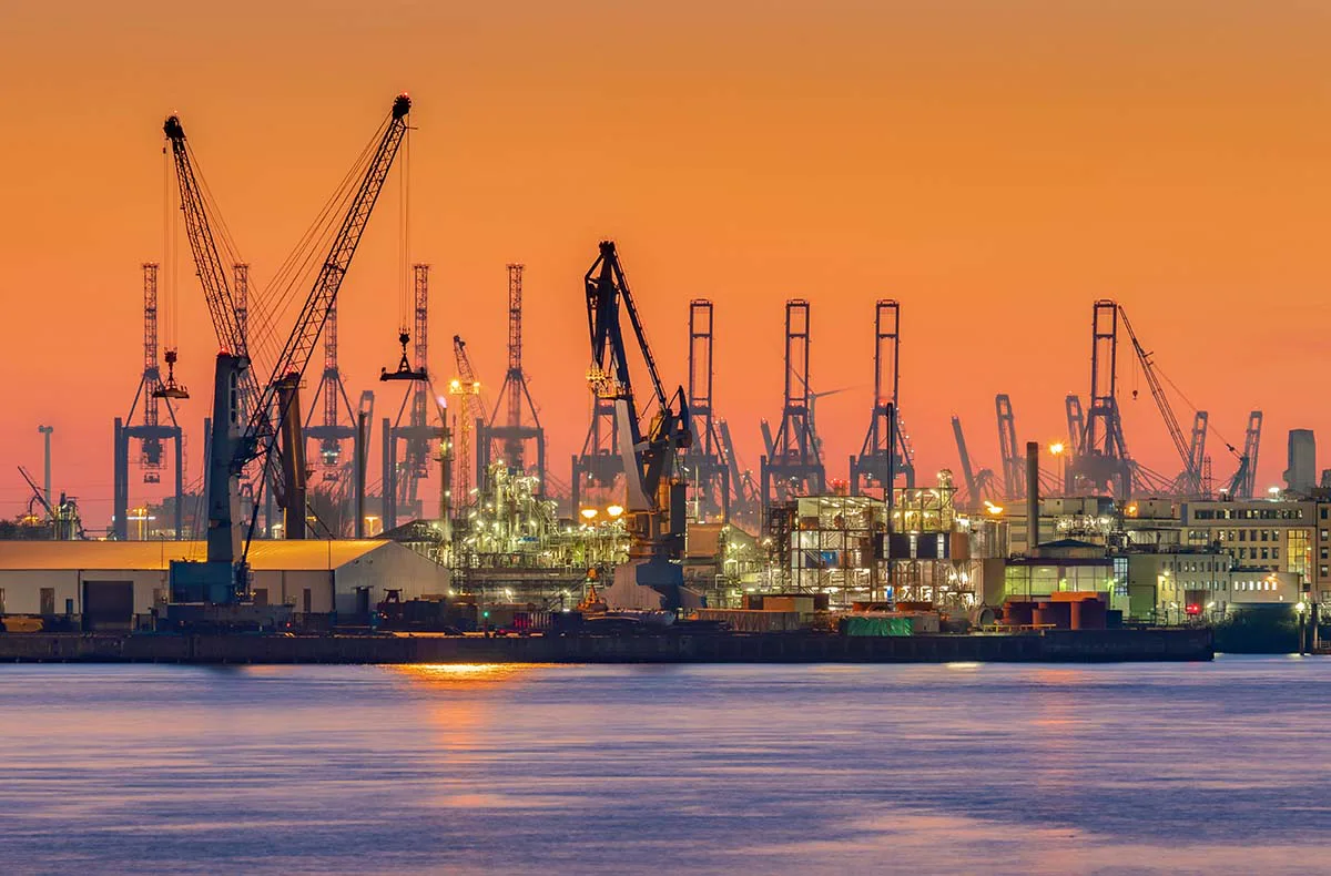 Städtetrip Hamburg mit abendlicher Hafenrundfahrt für 2 - 4