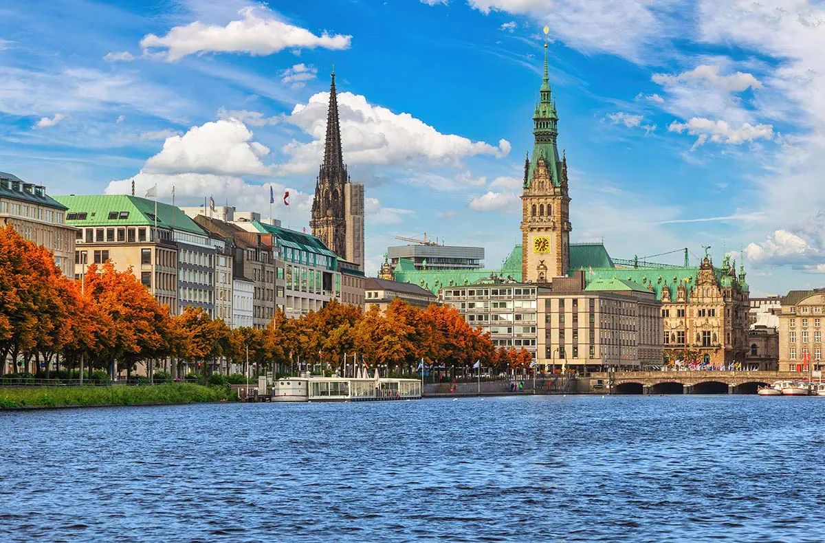 Städtetrip Hamburg mit abendlicher Hafenrundfahrt für 2 - 6