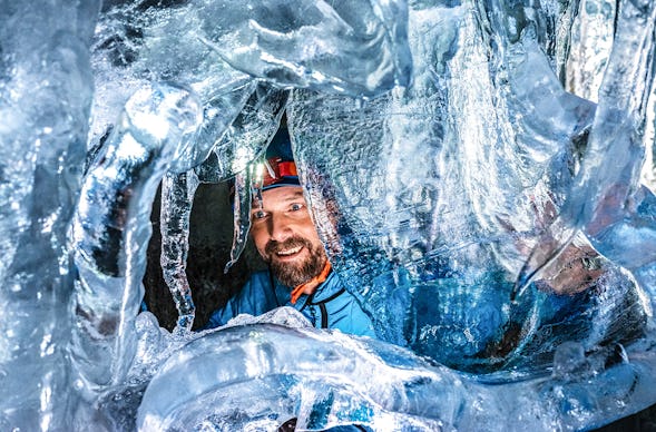 Tour durch den Natureispalast im Hintertuxer Gletscher